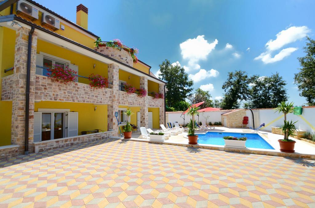 Apartments Villa Mimi Višnjan Extérieur photo